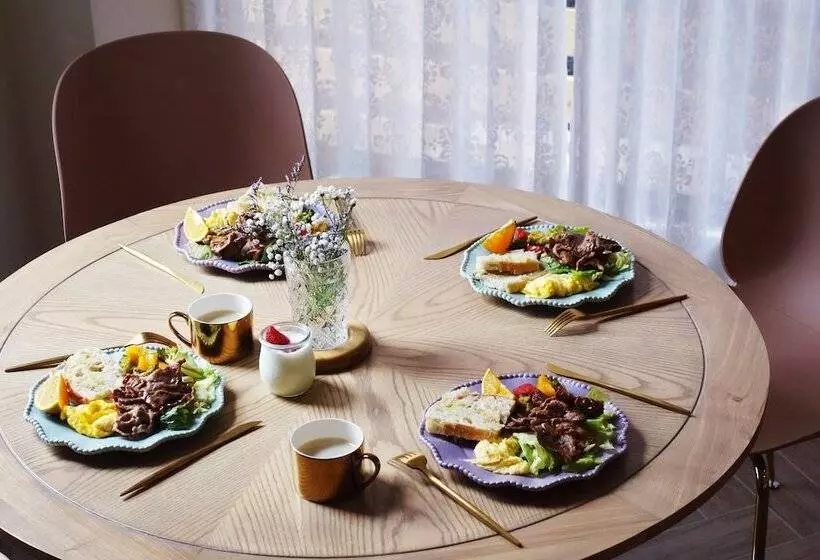 تختخواب و صبحانه Madam's Mansion Homestay