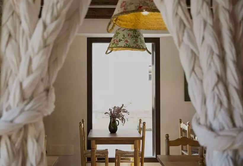 تختخواب و صبحانه Mas El Barber