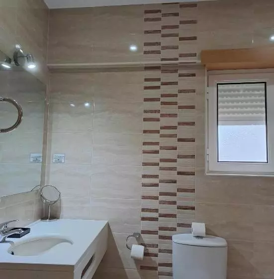 ベッドアンドブレックファースト Square