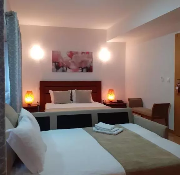 ベッドアンドブレックファースト Square