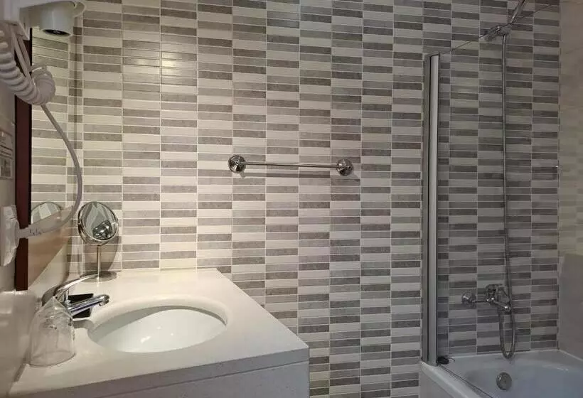 ベッドアンドブレックファースト Square