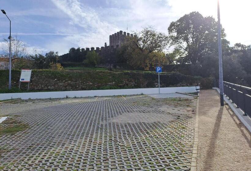 住宿加早餐  Square