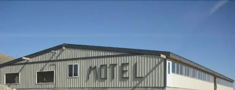 Hooks Hideaway Motel