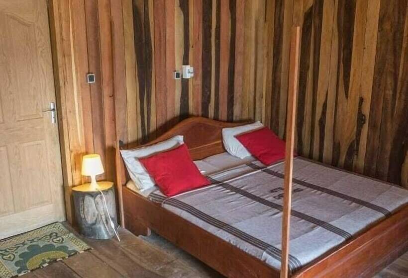 هتل Auberge Chez Théo