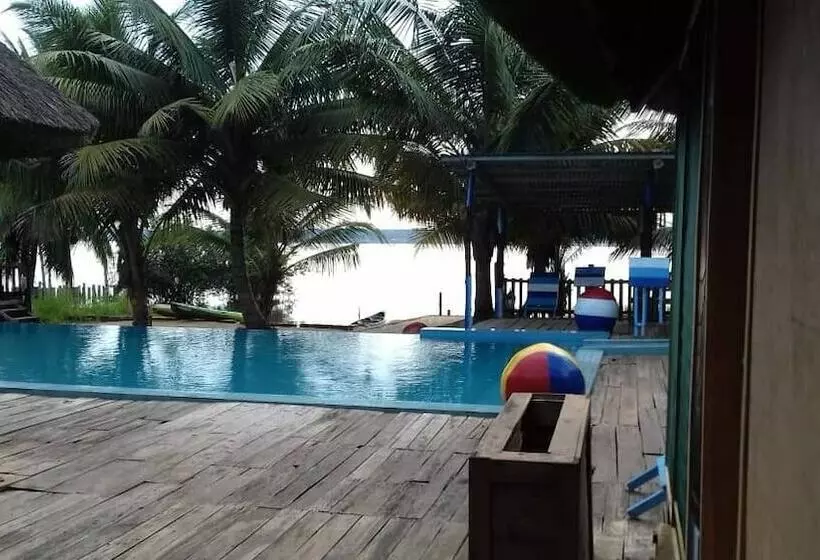 هتل Auberge Chez Théo