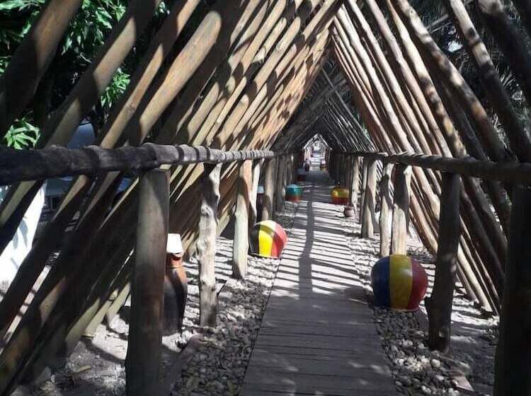 هتل Auberge Chez Théo