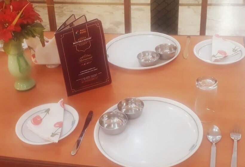 בית מלון כפרי Mauj Mahal Fun Resort & Water Park