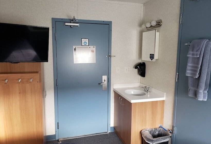 בית מלון כפרי Target Hospitality Williams County Lodge