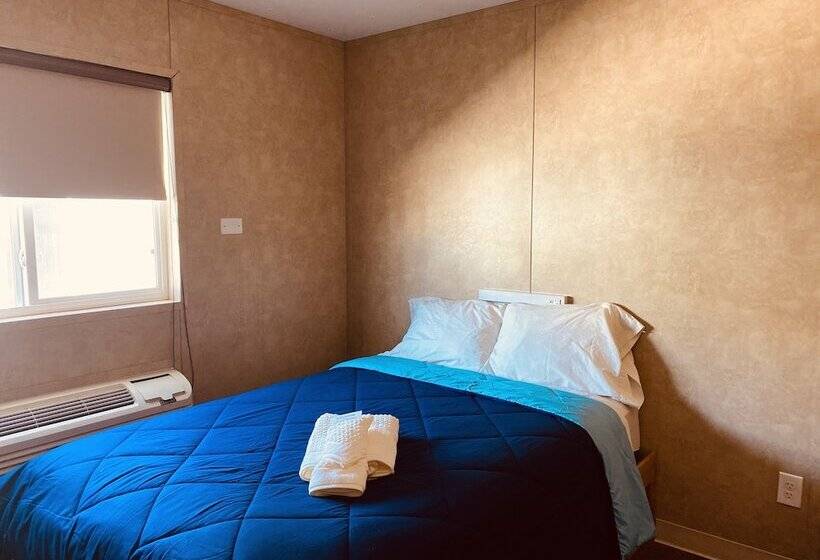 בית מלון כפרי Target Hospitality Williams County Lodge