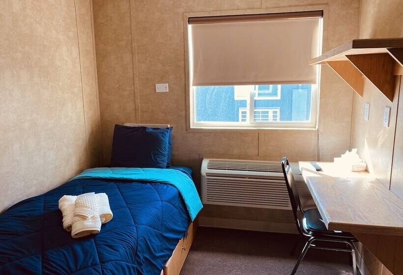 בית מלון כפרי Target Hospitality Williams County Lodge