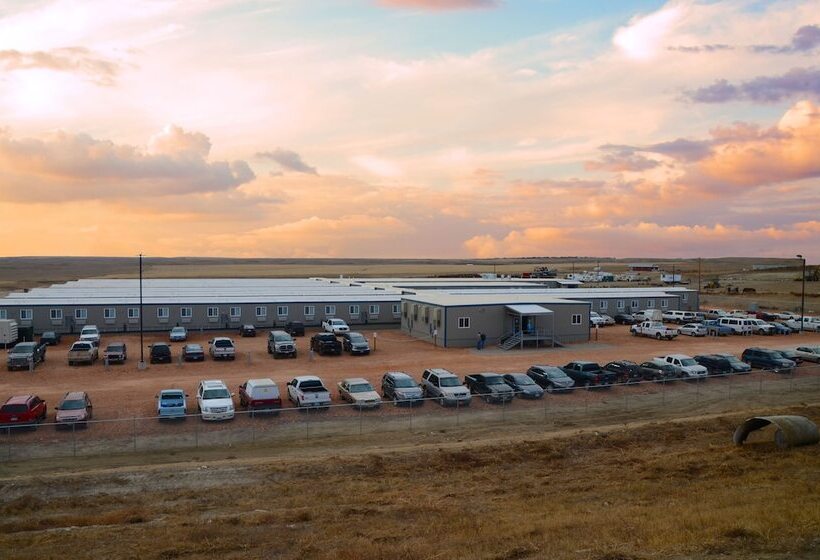 בית מלון כפרי Target Hospitality Williams County Lodge