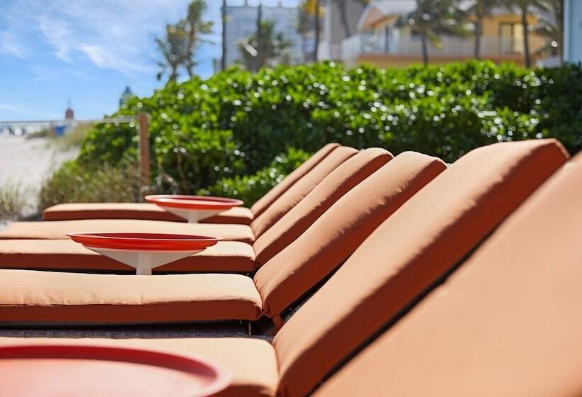 فندق على الطريق Ocean Treasure Beachside Suites