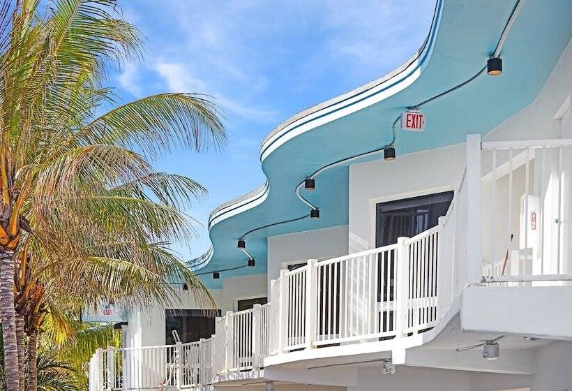 فندق على الطريق Ocean Treasure Beachside Suites