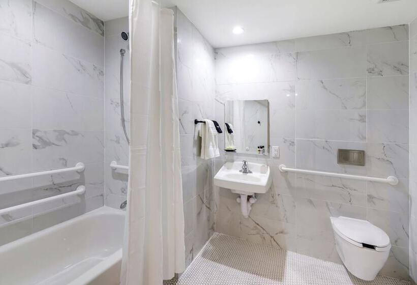 فندق على الطريق Ocean Treasure Beachside Suites