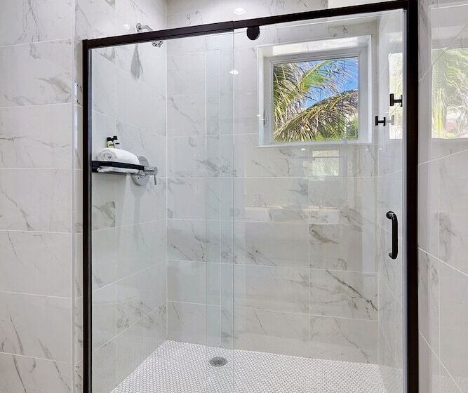 فندق على الطريق Ocean Treasure Beachside Suites