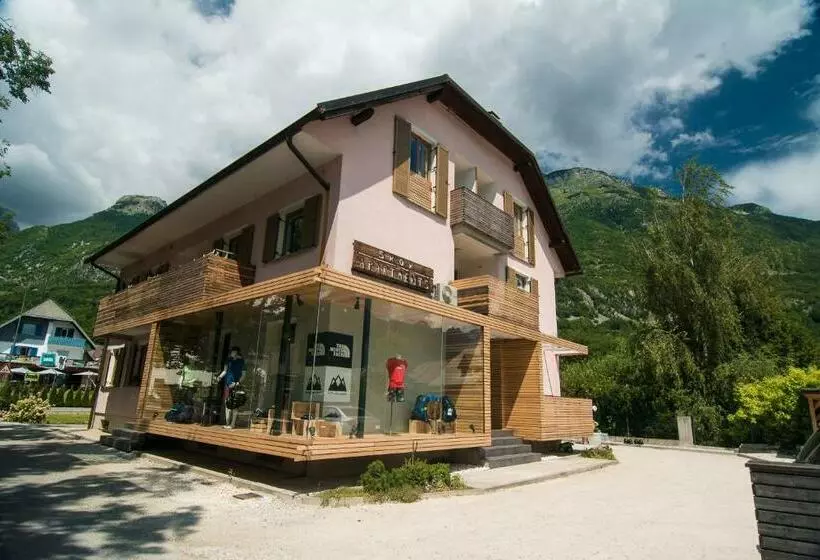 پانسیون Apartments Skok With Free Parking