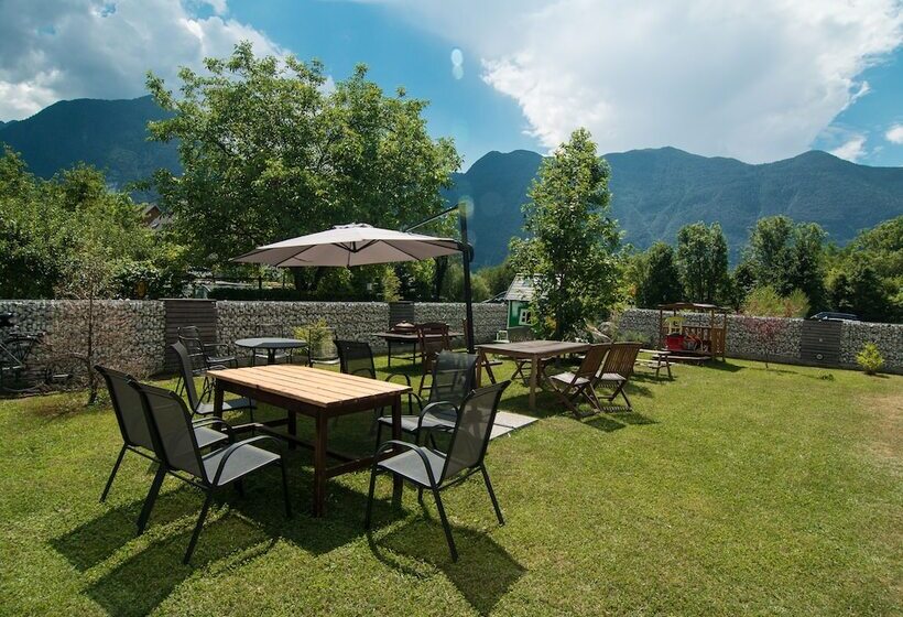 پانسیون Apartments Skok With Free Parking