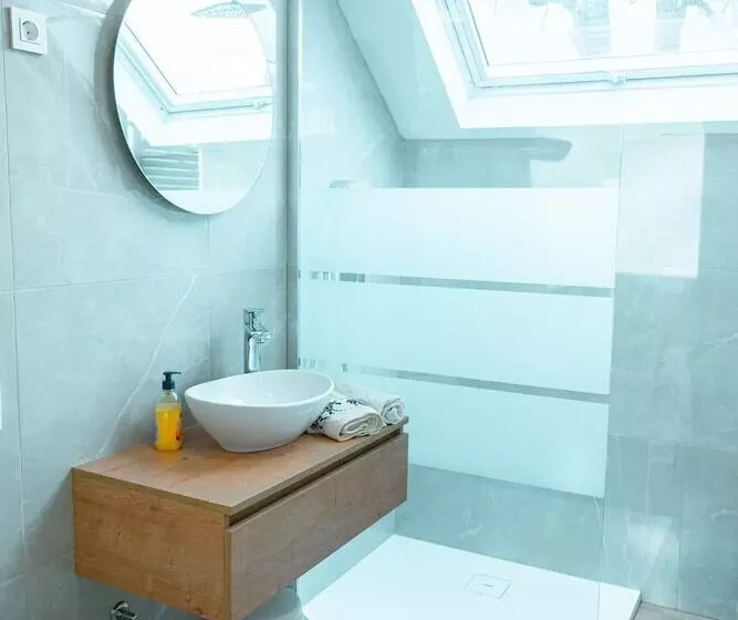 پانسیون Apartments Skok With Free Parking