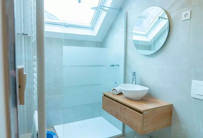 پانسیون Apartments Skok With Free Parking