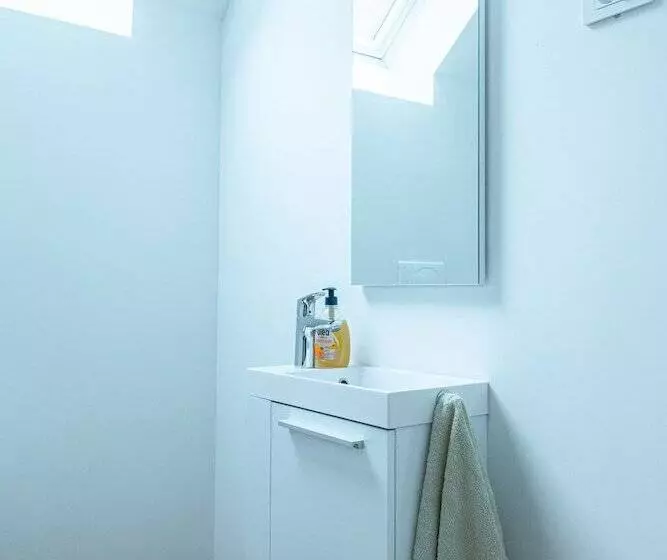 پانسیون Apartments Skok With Free Parking