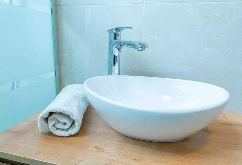 پانسیون Apartments Skok With Free Parking