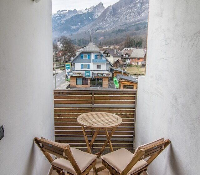 پانسیون Apartments Skok With Free Parking