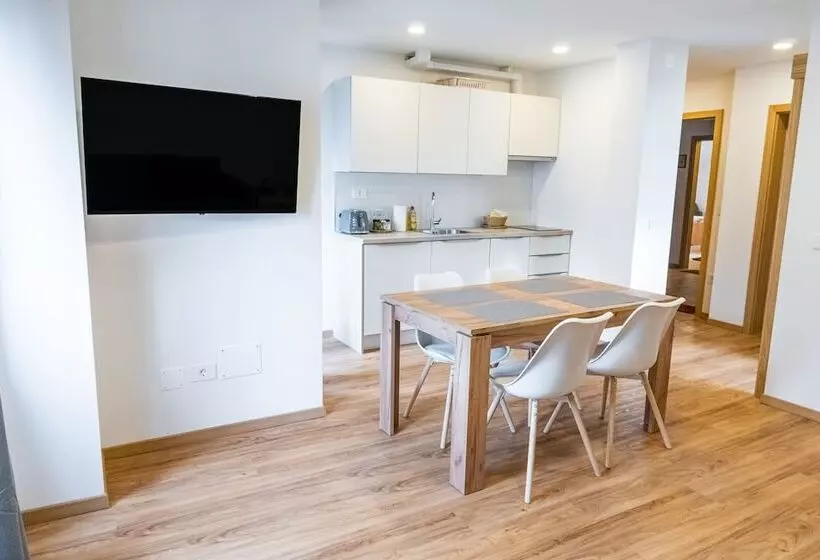 پانسیون Apartments Skok With Free Parking