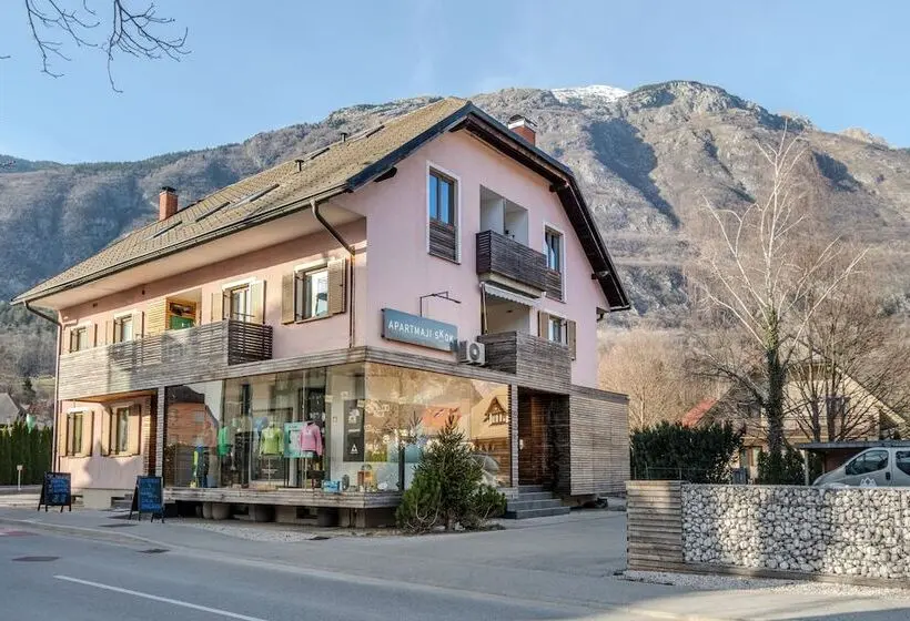 پانسیون Apartments Skok With Free Parking