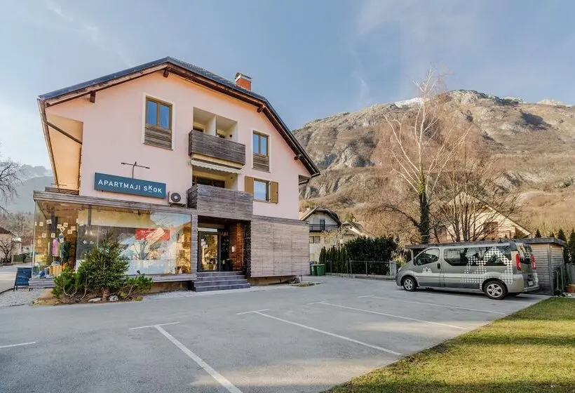پانسیون Apartments Skok With Free Parking