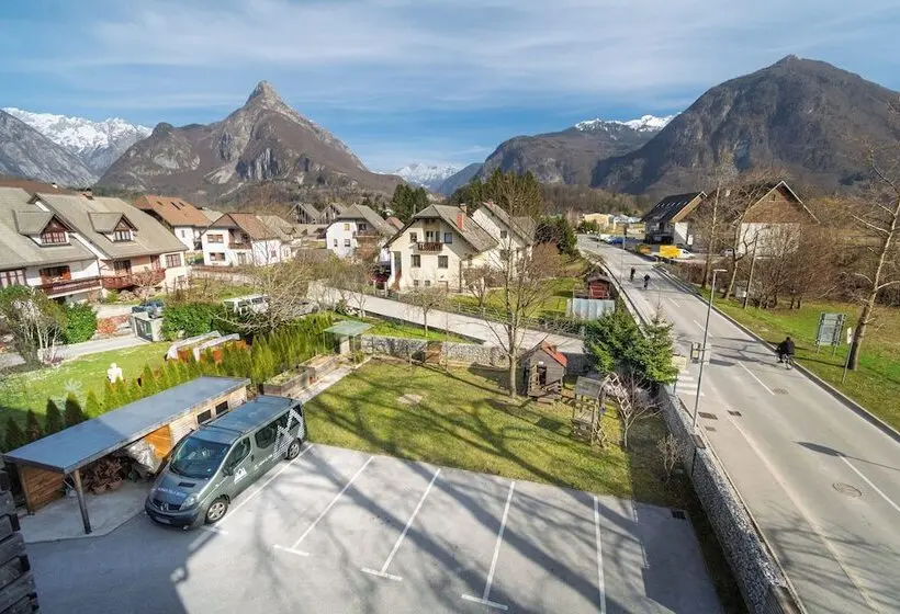 پانسیون Apartments Skok With Free Parking