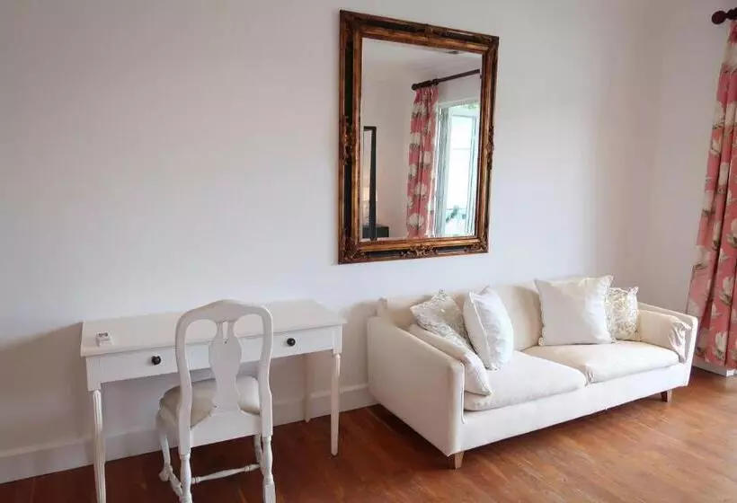 پانسیون Chateau Elysium