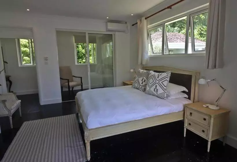 پانسیون Chateau Elysium