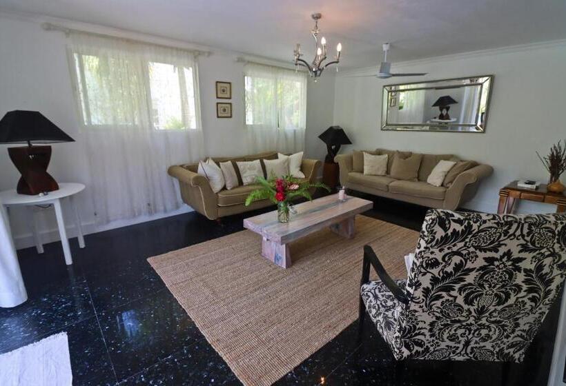 پانسیون Chateau Elysium