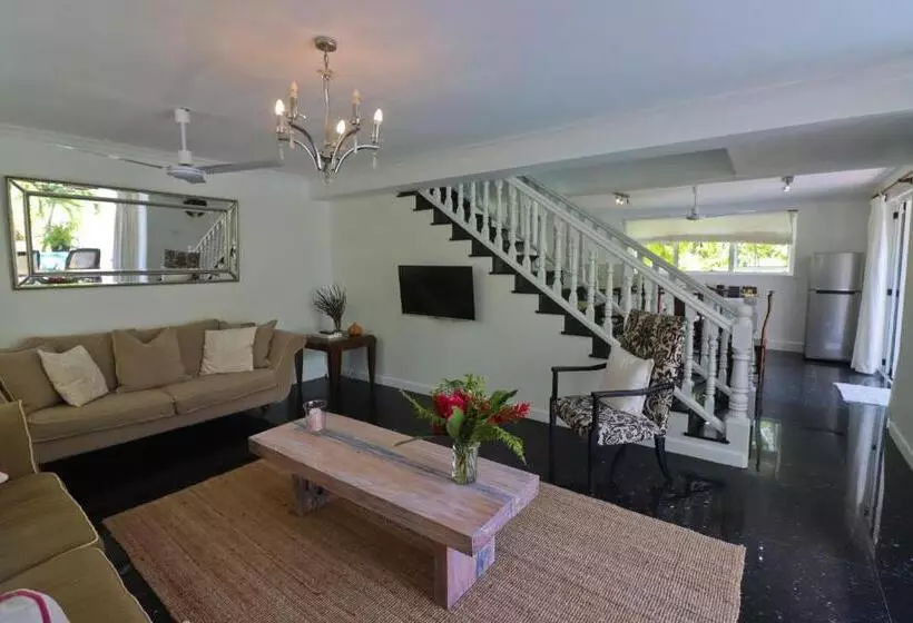 پانسیون Chateau Elysium