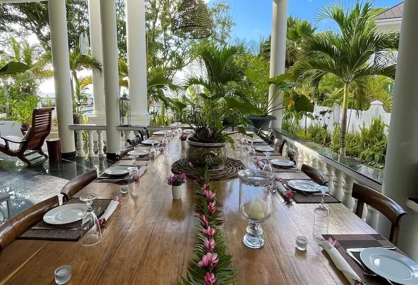 پانسیون Chateau Elysium