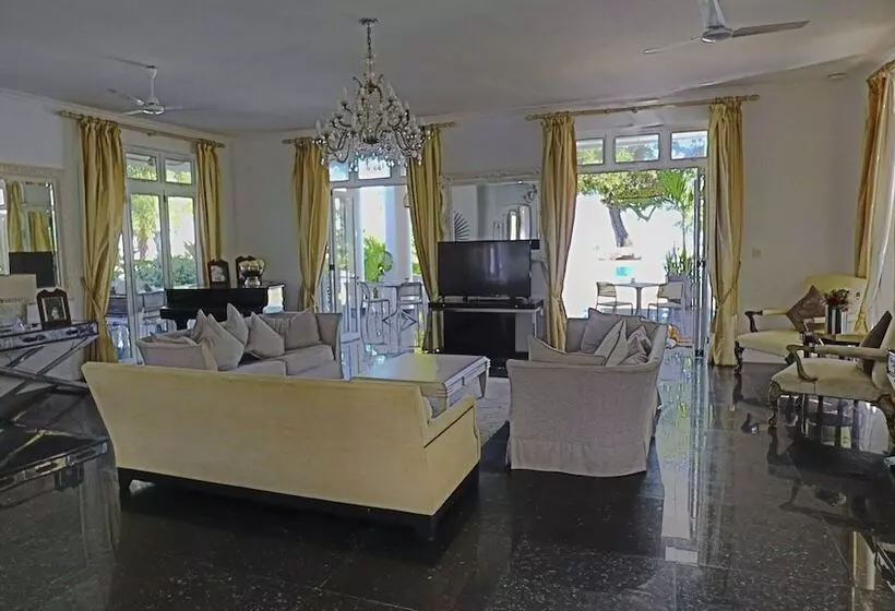 پانسیون Chateau Elysium