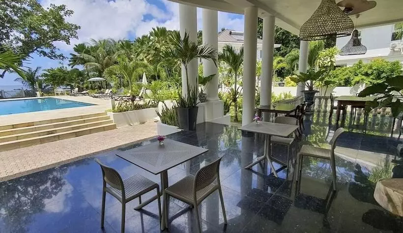 پانسیون Chateau Elysium