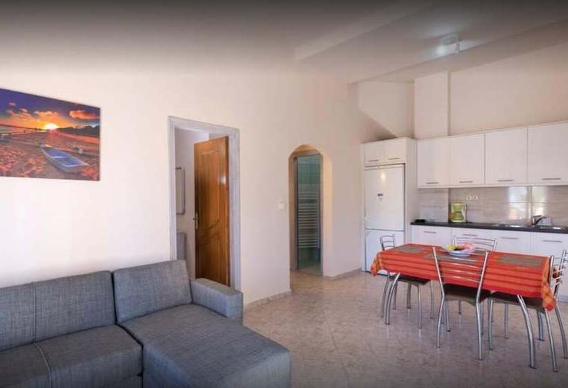 ペンション Xara Apartments