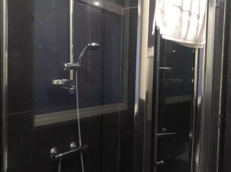 The Salford Arms Hotel Adults Only