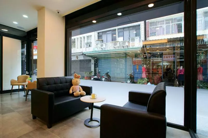 تختخواب و صبحانه Freewind