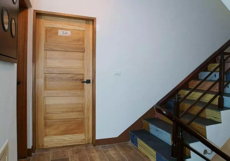 تختخواب و صبحانه Freewind