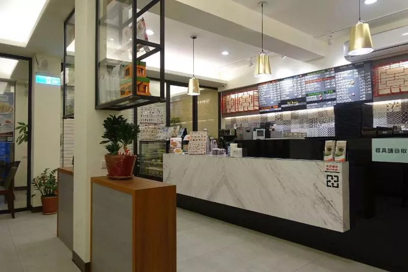 تختخواب و صبحانه Freewind