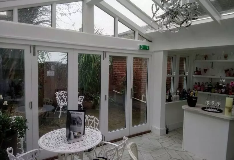 Majatalo Jireh House