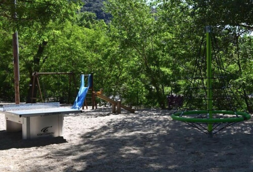 בית מלון כפרי Camping La Charderie