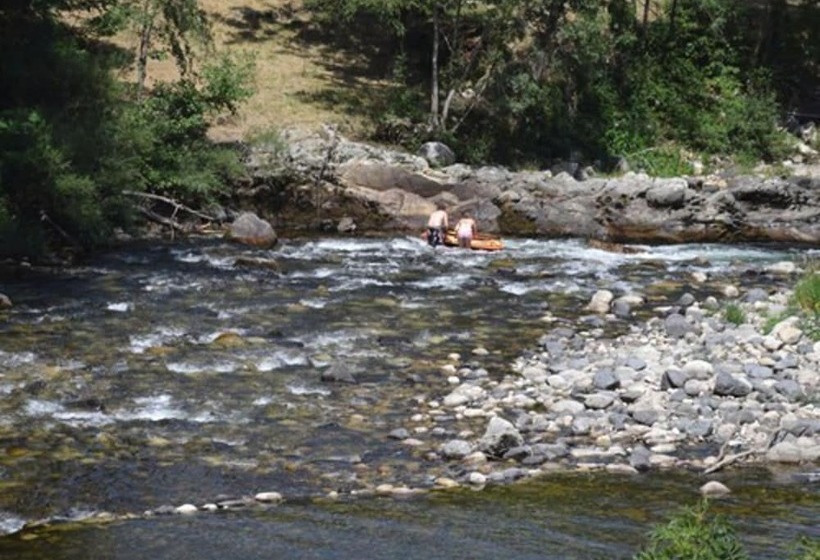 בית מלון כפרי Camping La Charderie
