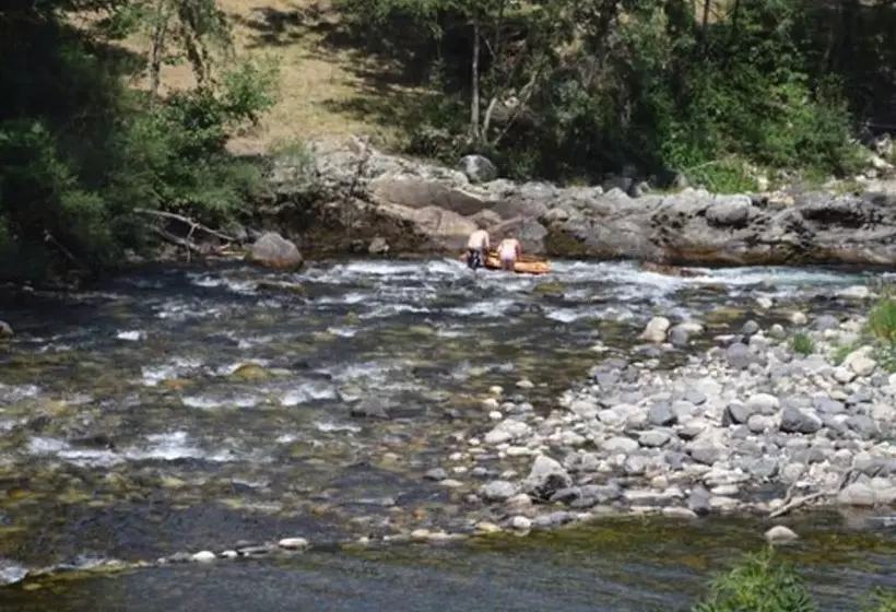 Hotelli Camping La Charderie