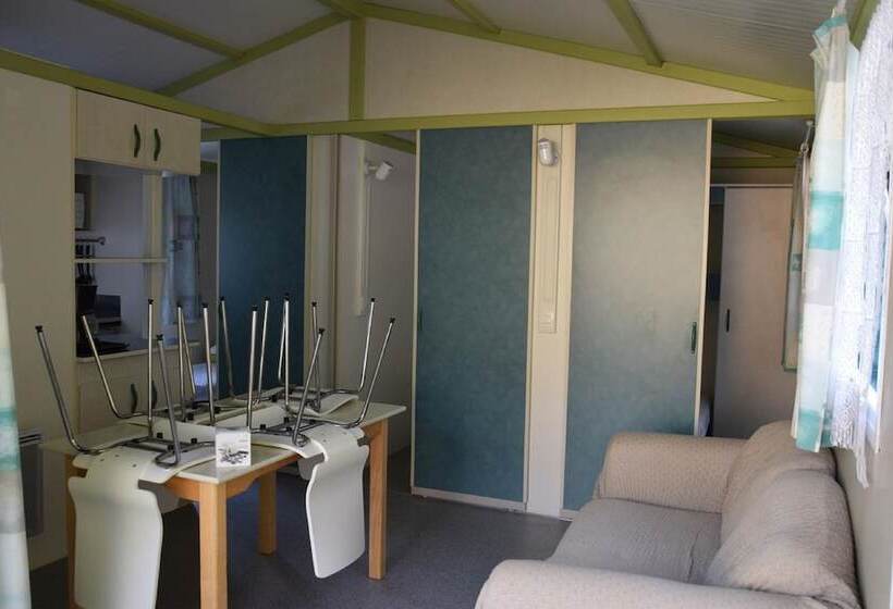 בית מלון כפרי Camping La Charderie