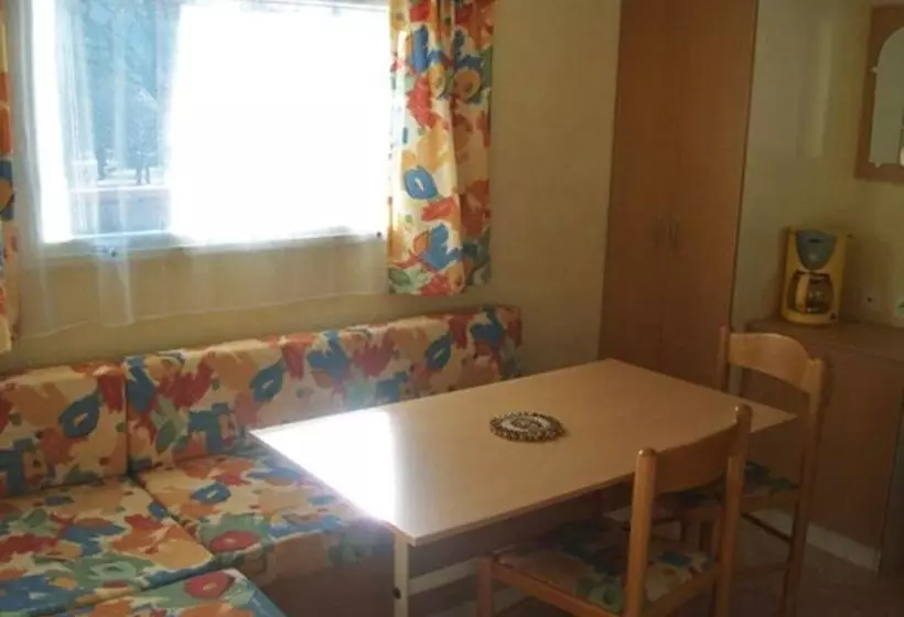 Hotelli Camping La Charderie