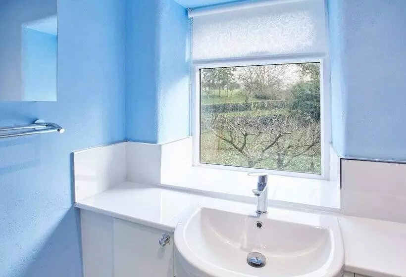 Snowdrop Cottage