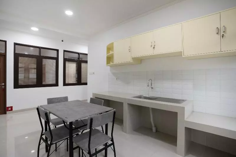 ホテル Oyo 3209 Hegarbudhi Residence